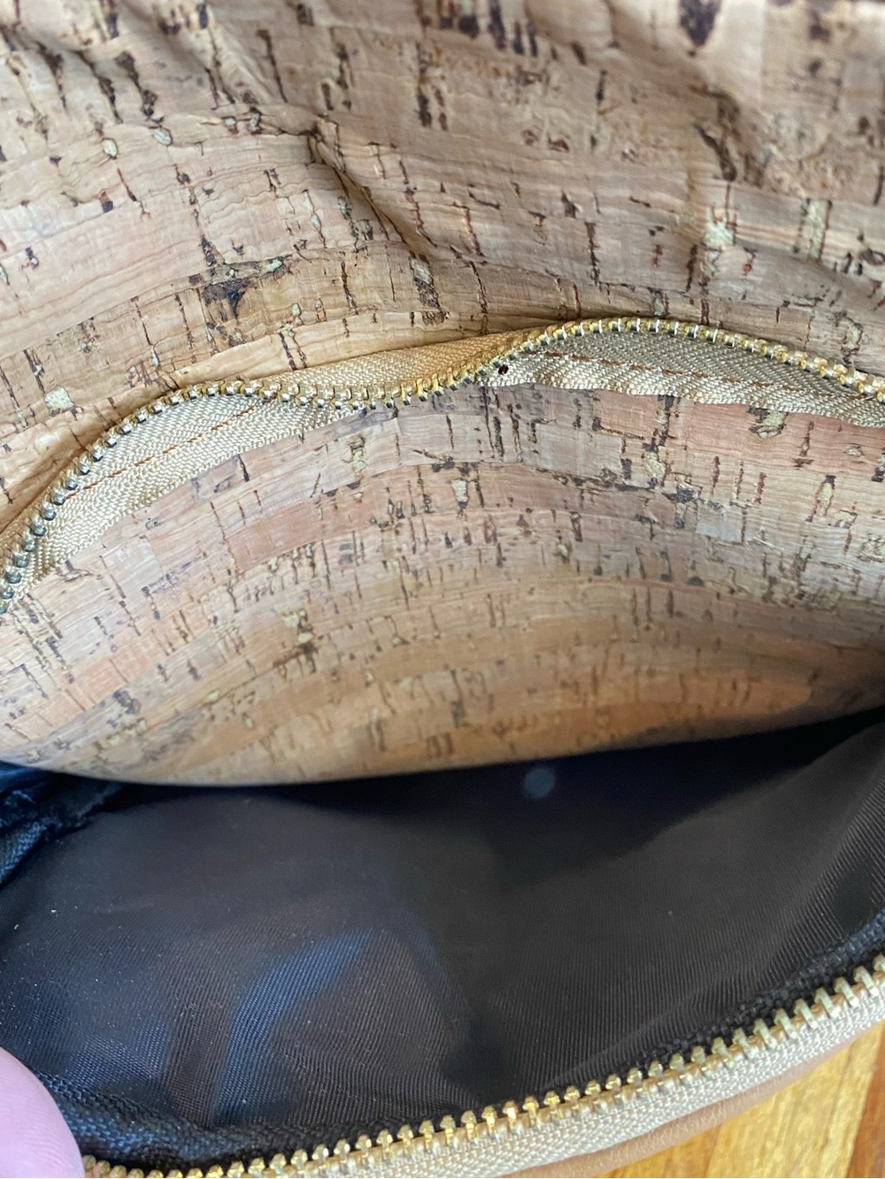 PORTUGAL Natural Cork Bag - Sustainable crossbody bag blue tile pattern - Picture 10 of 13